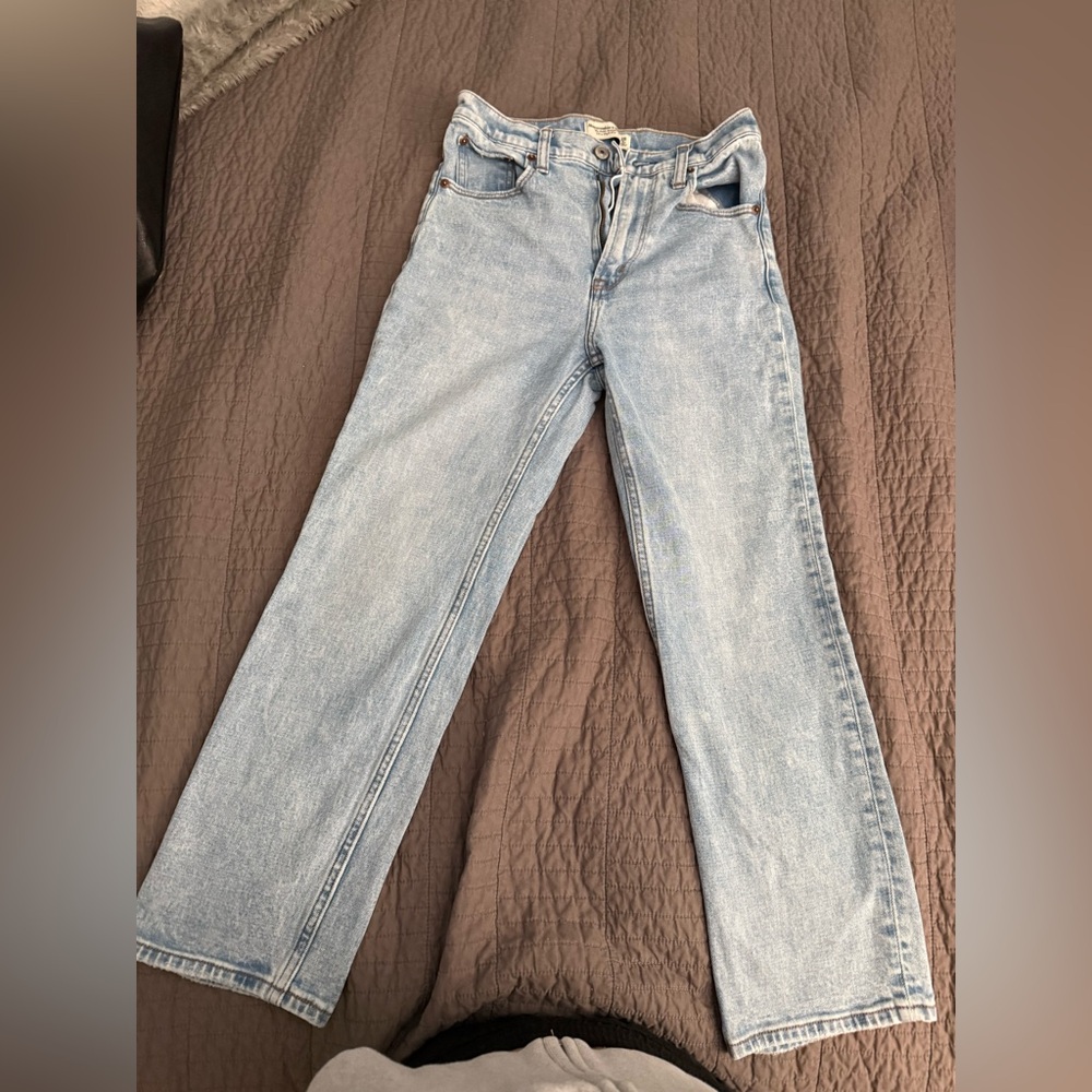 Abercrombie & Fitch Light Wash Ankle Straight Ultra High Rise Jean